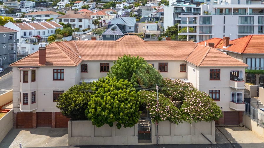 2 Bedroom Property for Sale in Sea Point Western Cape